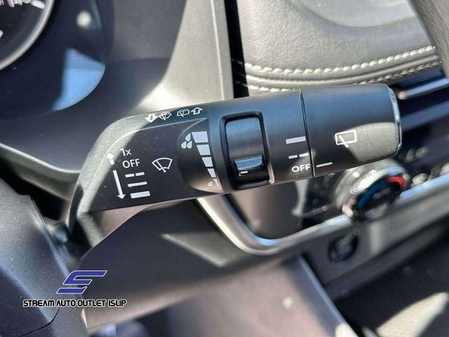 Used 2024 Nissan Rogue SV image 25