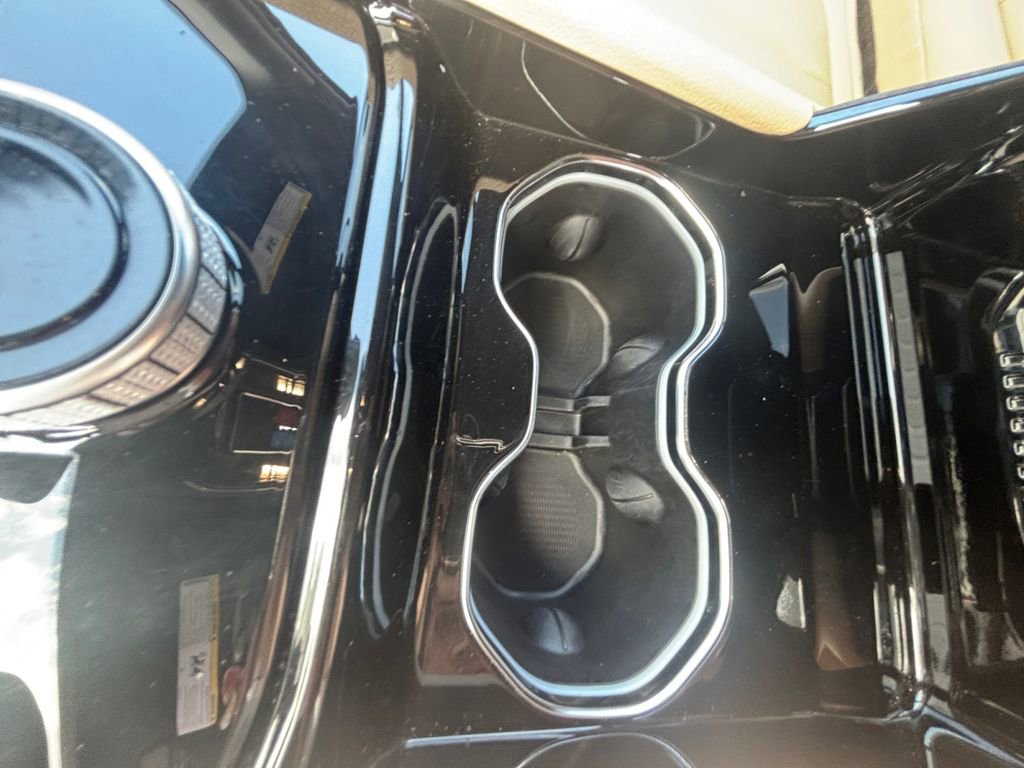 Used 2023 Jeep Grand Cherokee Limited image 31