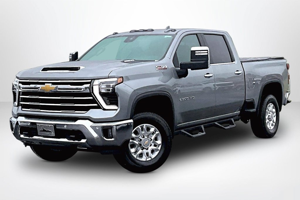 Used 2025 Chevrolet Silverado 2500 LTZ w/ LTZ Plus Package AWD/4WD image 3