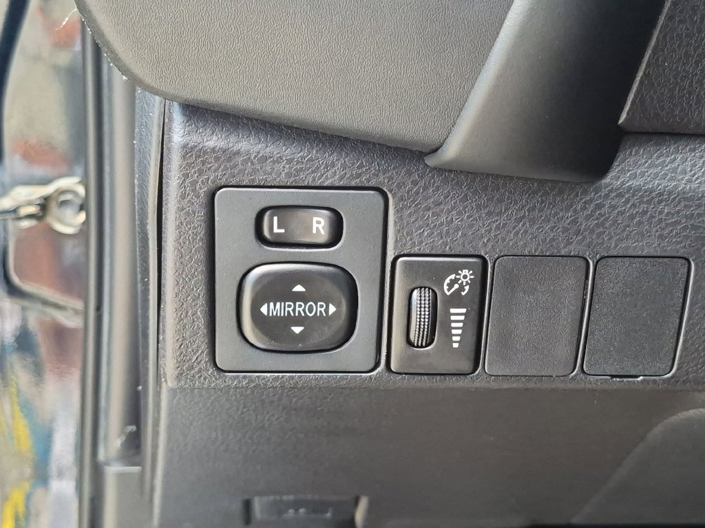 Used 2018 Toyota Corolla LE FWD image 20