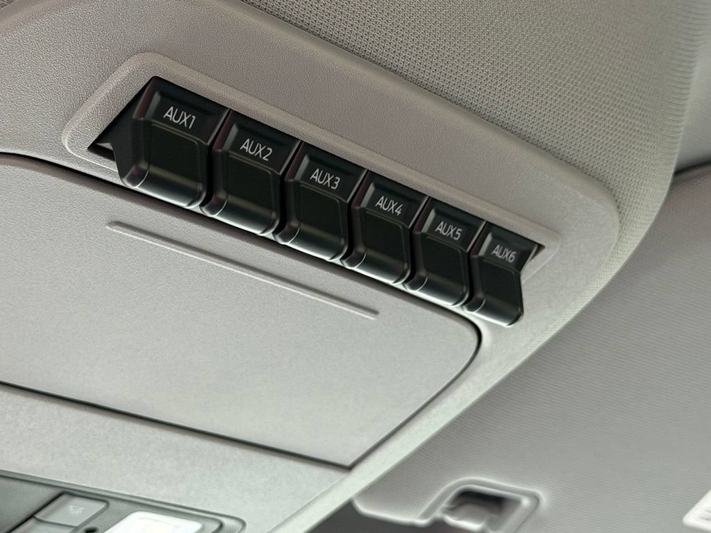 New 2026 Ford F550 4x4 Regular Cab Super Duty image 18