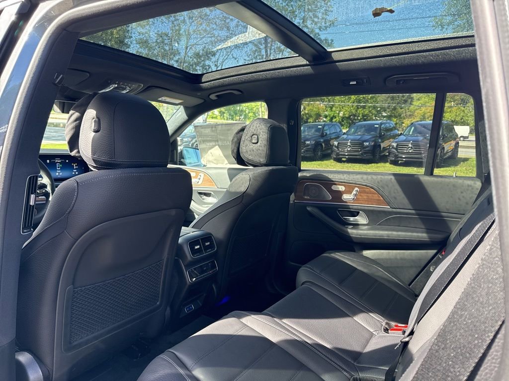 New 2026 Mercedes-Benz GLS 580 4MATIC image 32