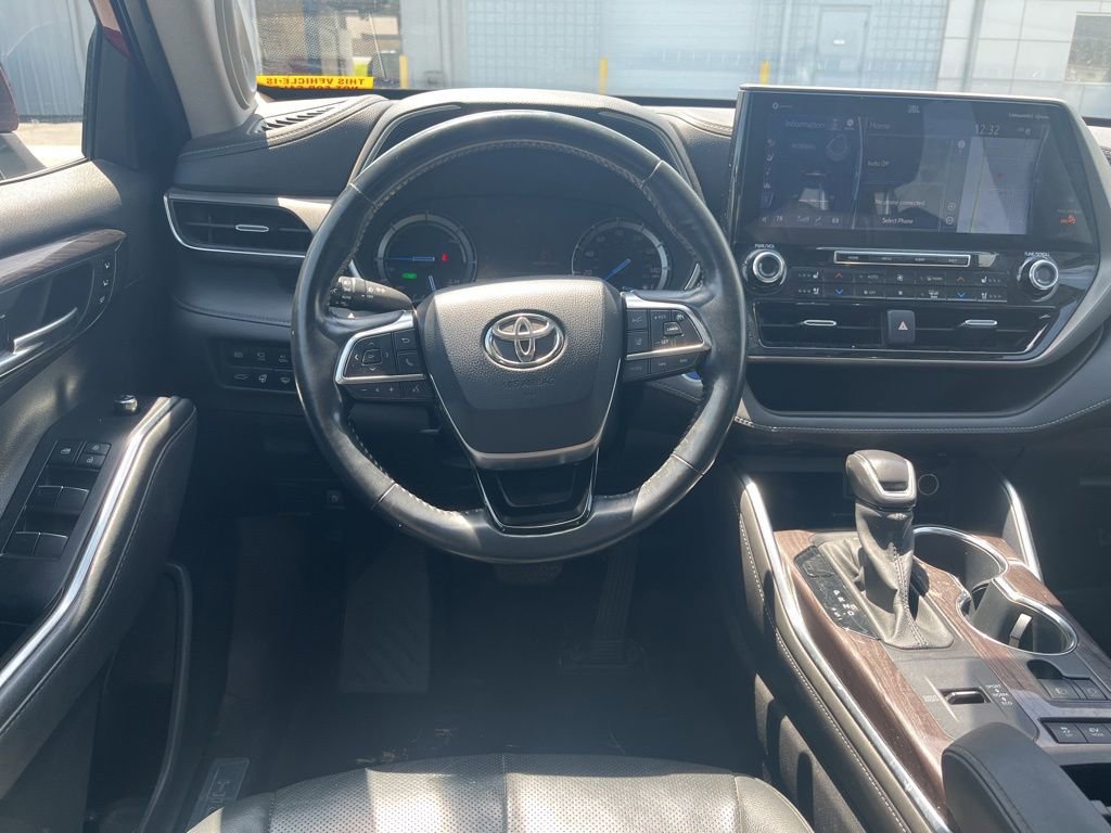 Used 2021 Toyota Highlander Limited AWD/4WD image 27