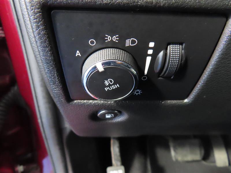 Used 2019 Jeep Grand Cherokee Laredo image 17