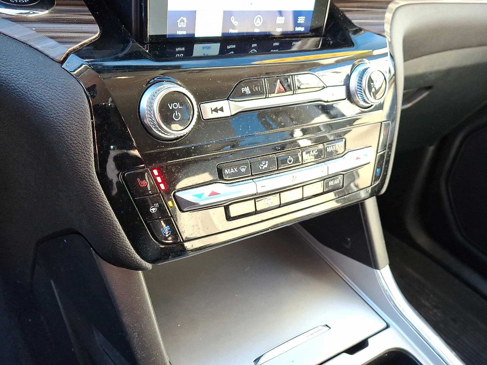 Certified 2023 Ford Explorer Limited w/ Limited Technology Package image 16