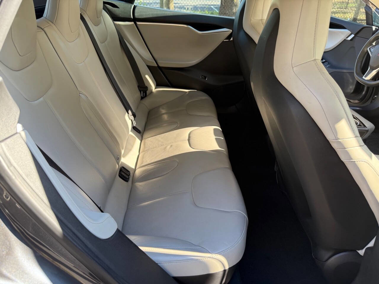 Used 2015 Tesla Model S 70D AWD/4WD image 17