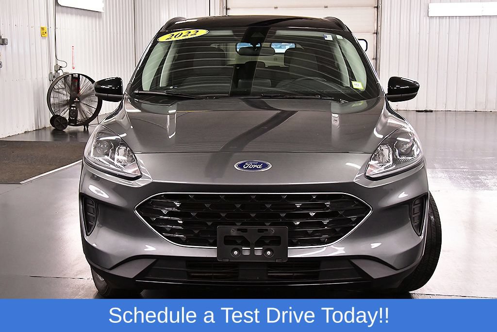 Used 2022 Ford Escape SE w/ SE Sport Appearance Package AWD/4WD image 2
