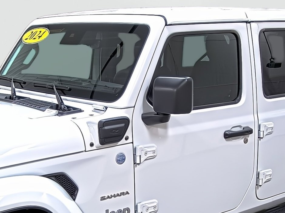 Used 2024 Jeep Wrangler Sahara w/ Technology Group image 8
