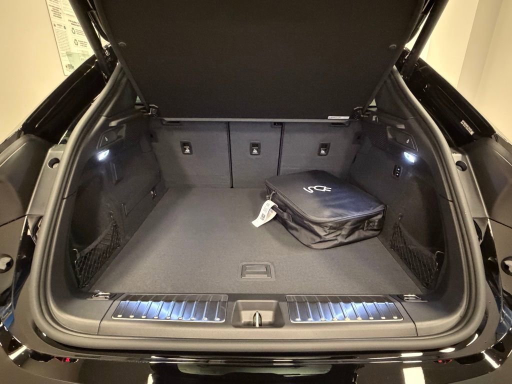 New 2025 Porsche Macan 4S Electric image 20