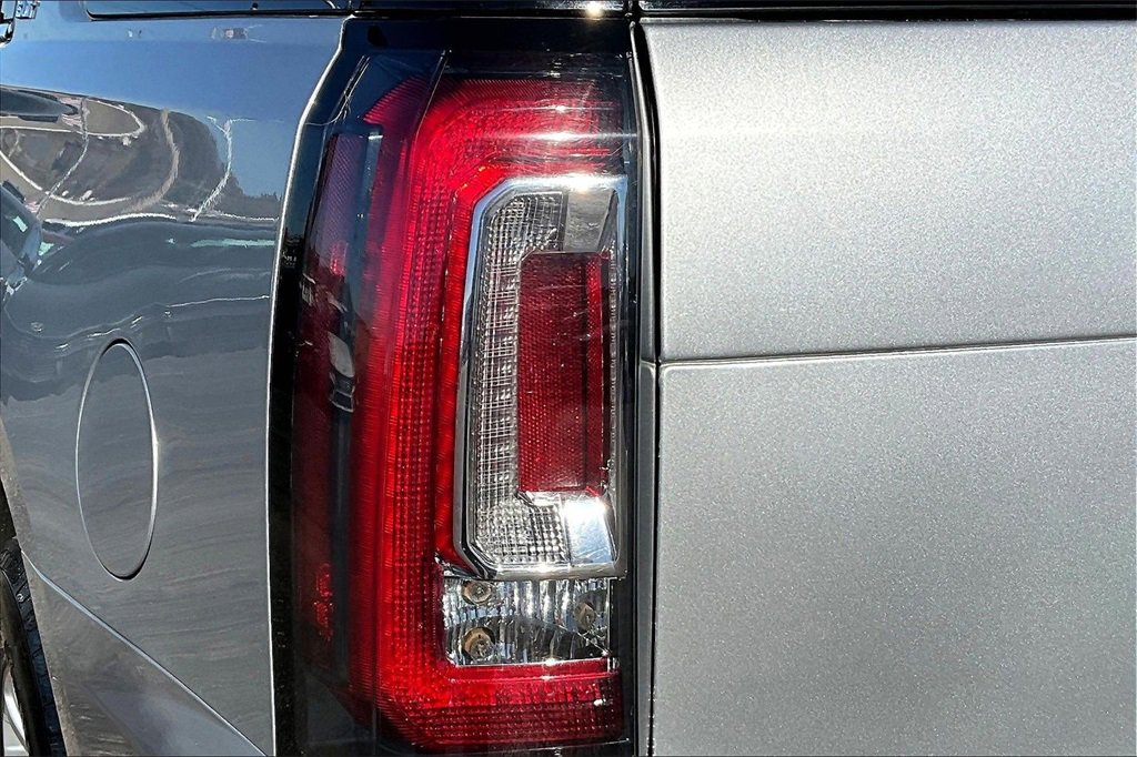 Used 2020 GMC Yukon SLT image 31