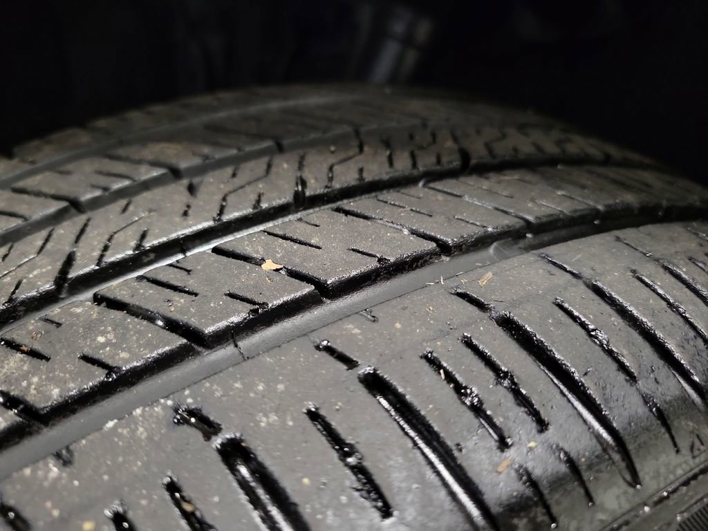 Used 2021 Toyota RAV4 LE image 11