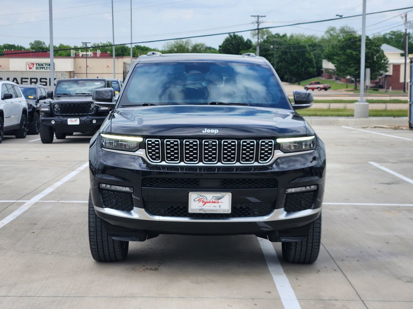 Used 2025 Jeep Grand Cherokee L Summit w/ Advanced Protech Group IV image 6