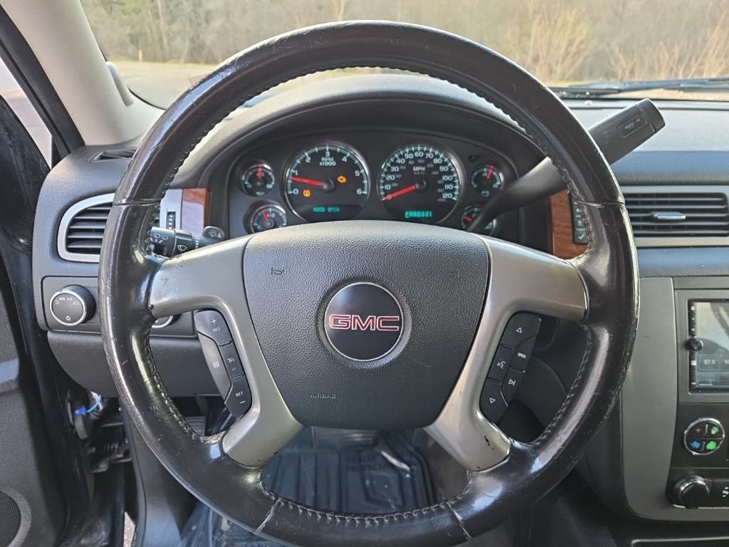 Used 2008 GMC Yukon SLT w/ SLT Preferred Equipment Group AWD/4WD image 15