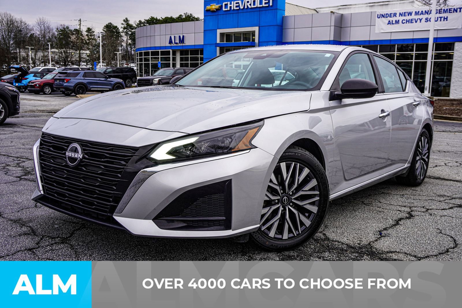 Used 2024 Nissan Altima 2.5 SV image 3