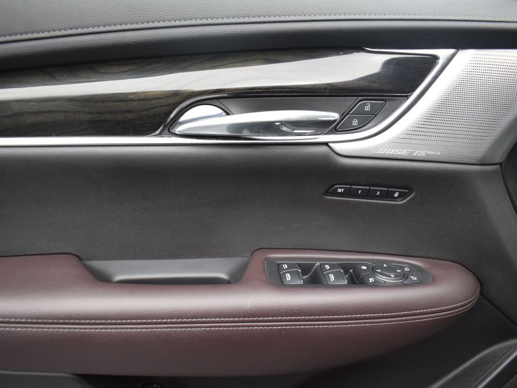 Used 2022 Cadillac XT6 Premium Luxury w/ Technology Package image 10