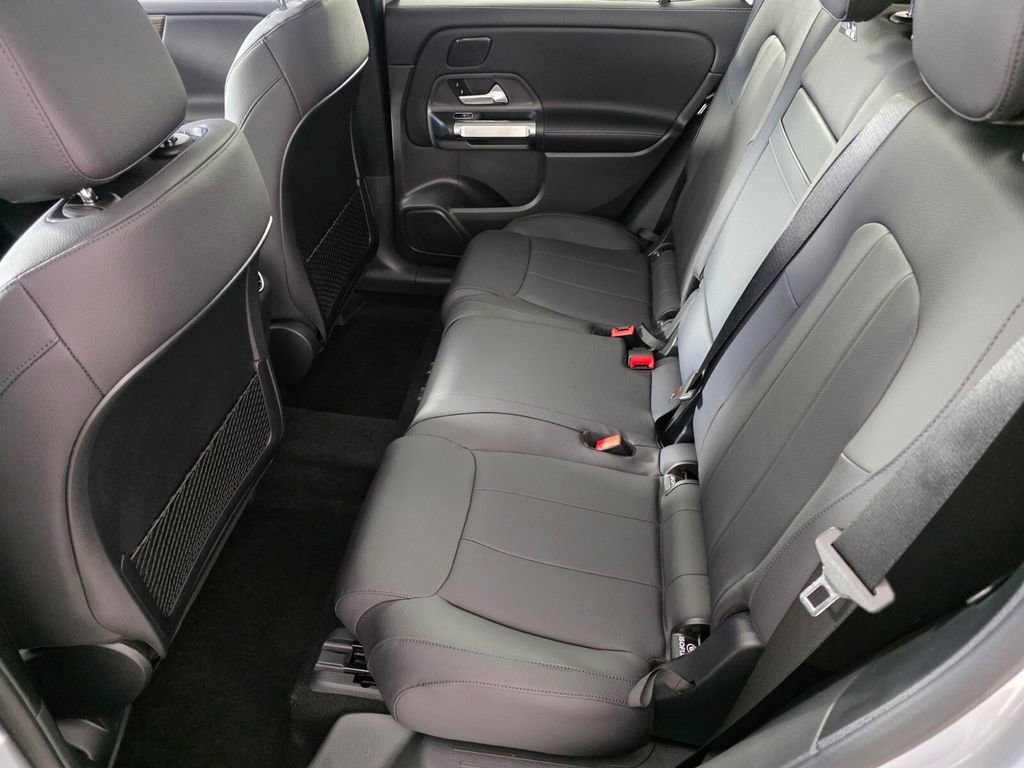 New 2026 Mercedes-Benz GLB 250 image 11