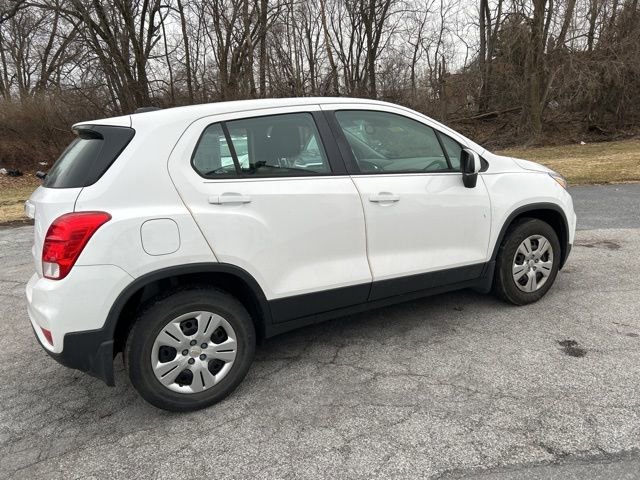 Used 2017 Chevrolet Trax LS image 3