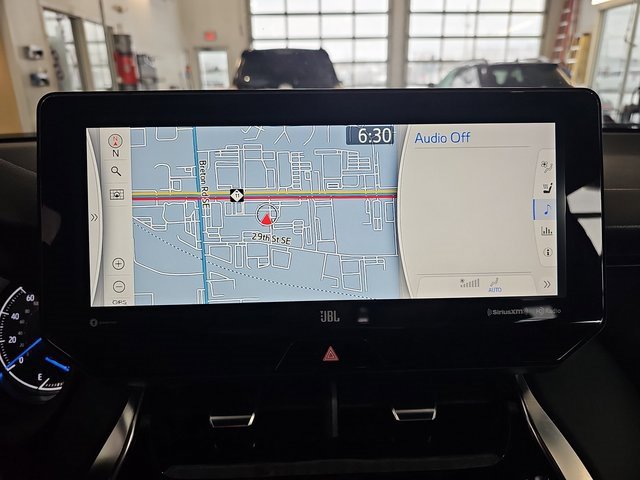 Used 2021 Toyota Venza image 22