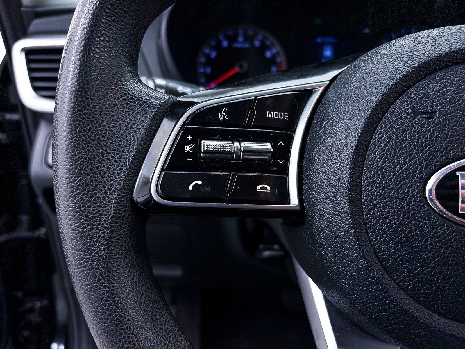 Used 2020 Kia Optima LX image 23