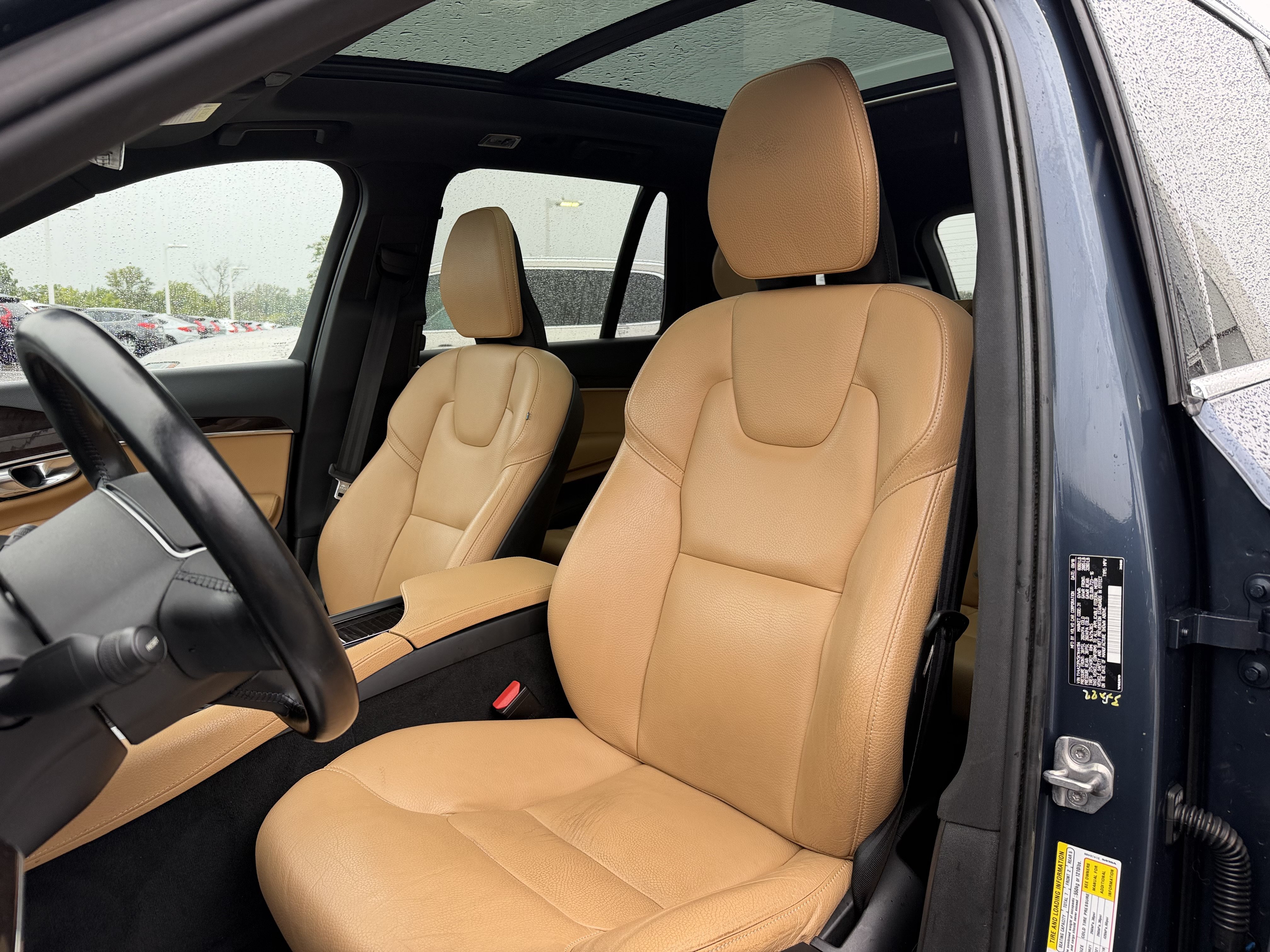 Used 2019 Volvo XC90 T6 Momentum w/ Protection Package AWD/4WD image 8