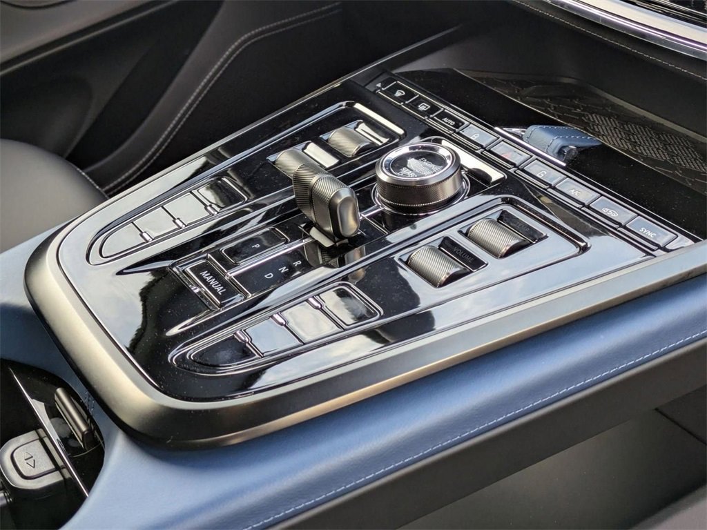 New 2025 Aston Martin DBX 707 image 17