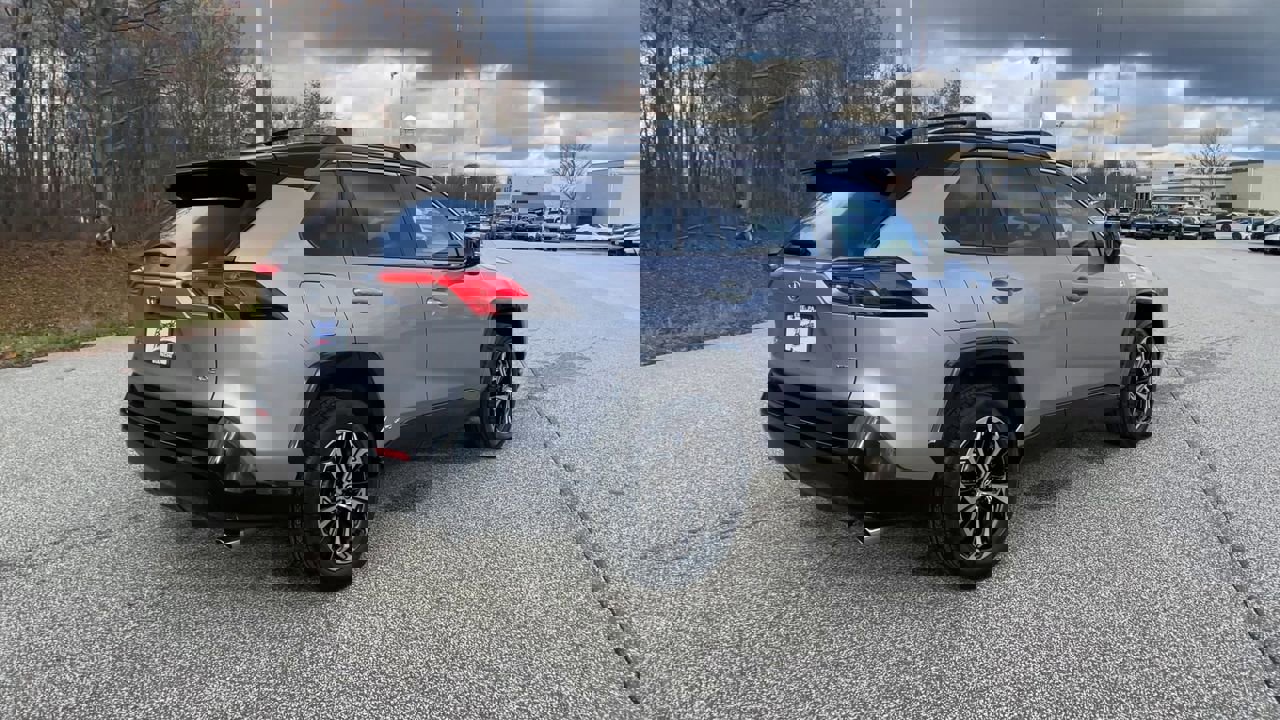 Used 2022 Toyota RAV4 XSE w/ Weather Package image 9