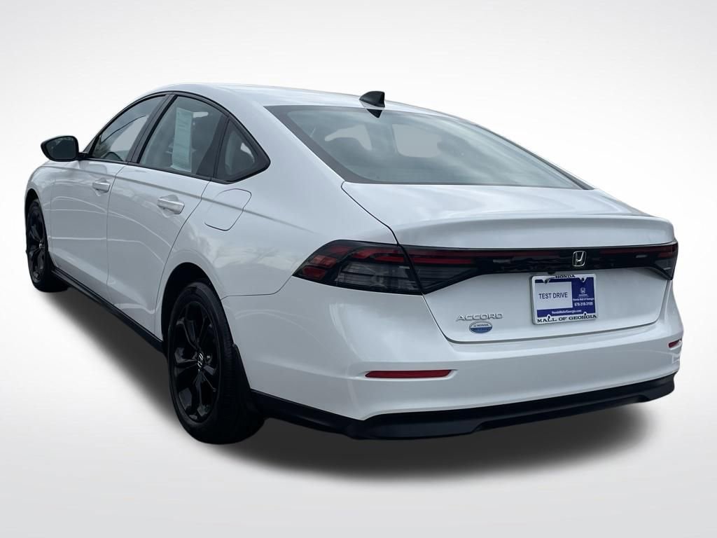 Certified 2025 Honda Accord SE image 4