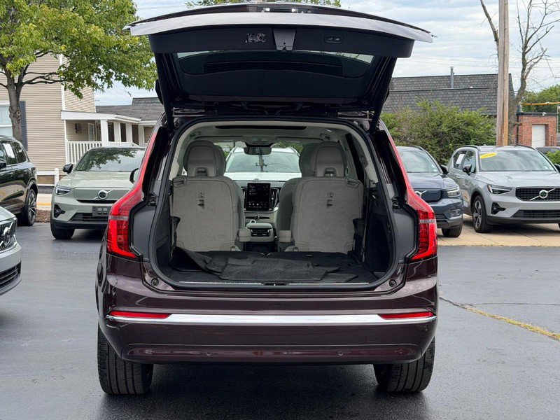 Certified 2025 Volvo XC90 T8 Ultra AWD/4WD image 5
