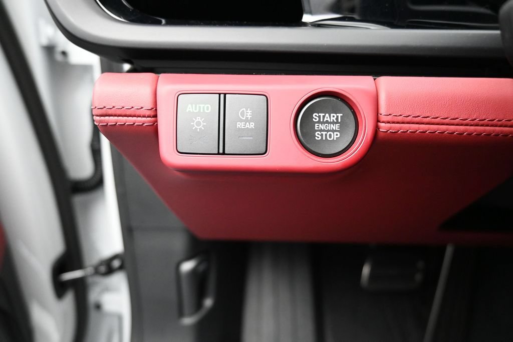 Certified 2026 Porsche Panamera GTS AWD/4WD image 25