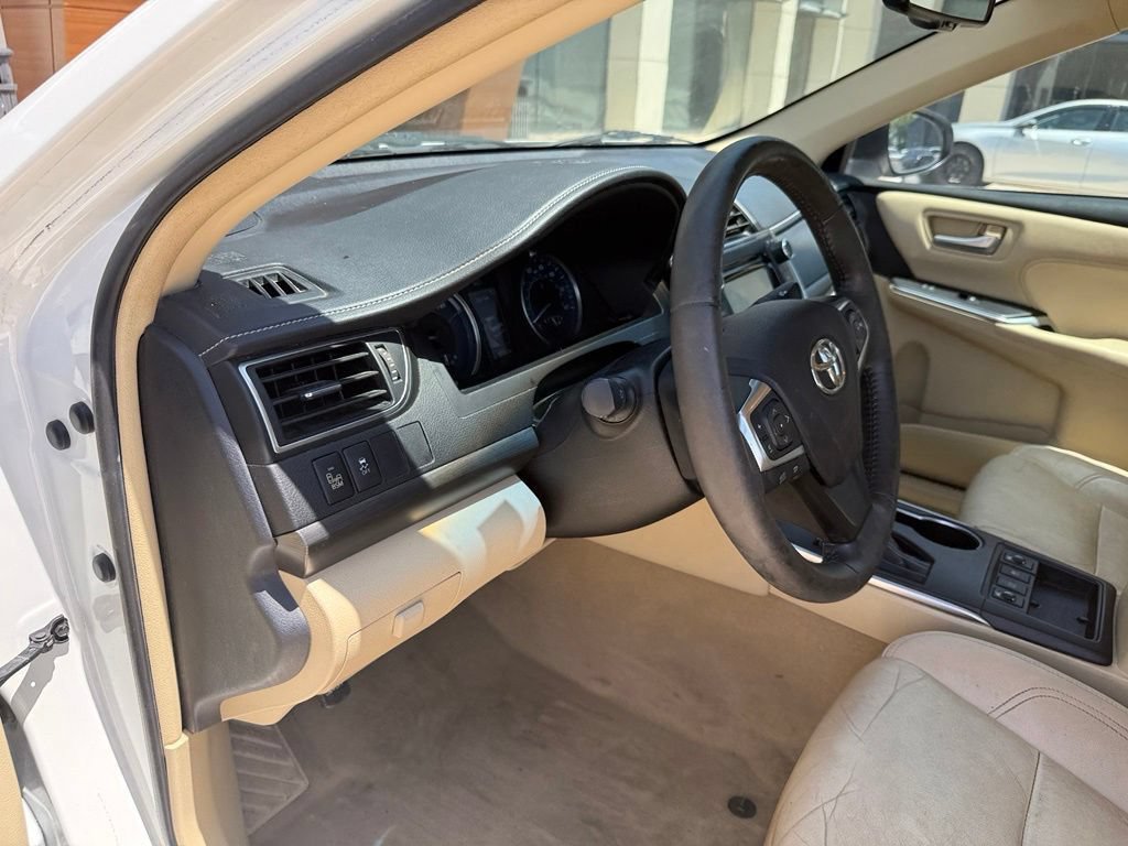 Used 2017 Toyota Camry XLE w/ Moonroof Package FWD image 9