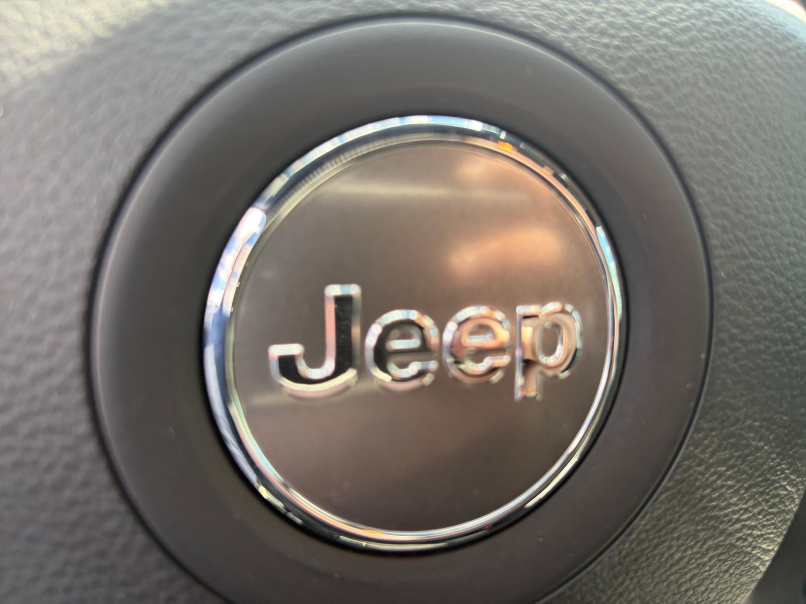 Used 2020 Jeep Grand Cherokee Altitude AWD/4WD image 35