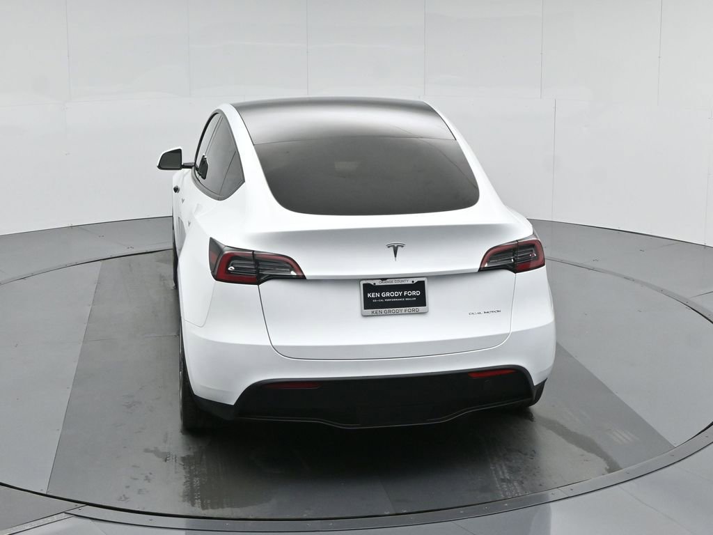 Used 2024 Tesla Model Y Long Range image 38
