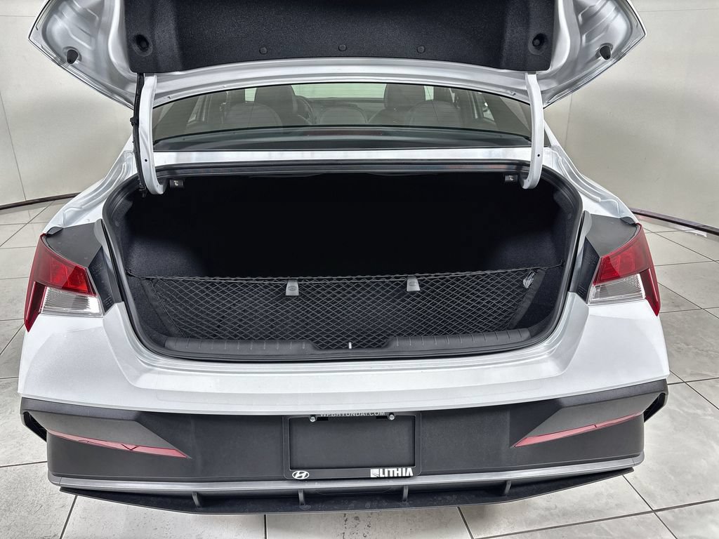 New 2026 Hyundai Elantra SEL Sport FWD image 20