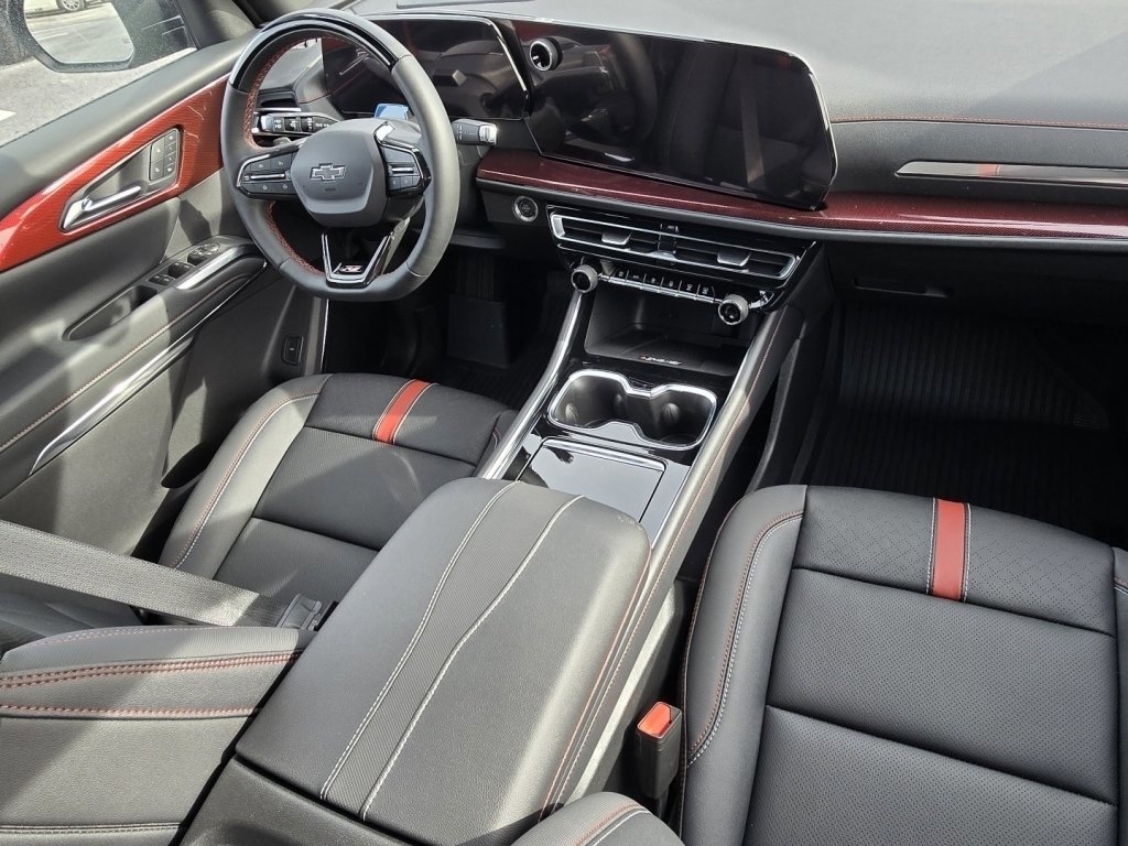 New 2026 Chevrolet Traverse RS w/ LPO, Floor Liner Package image 15