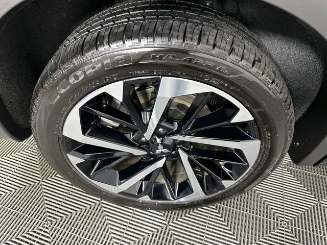 Used 2025 Mitsubishi Outlander 4WD Plug-In Hybrid image 10