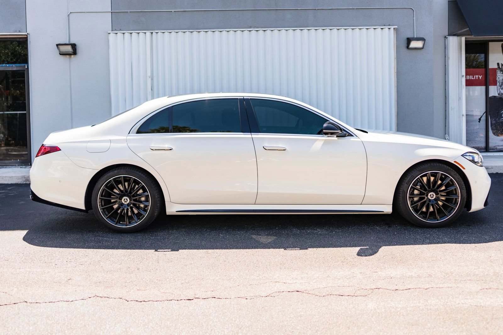 Used 2022 Mercedes-Benz S 580 4MATIC Sedan image 4