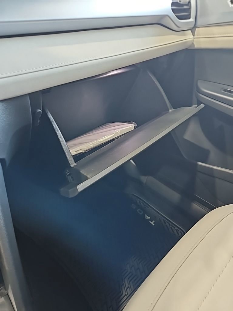 New 2026 Volkswagen Taos SE image 28