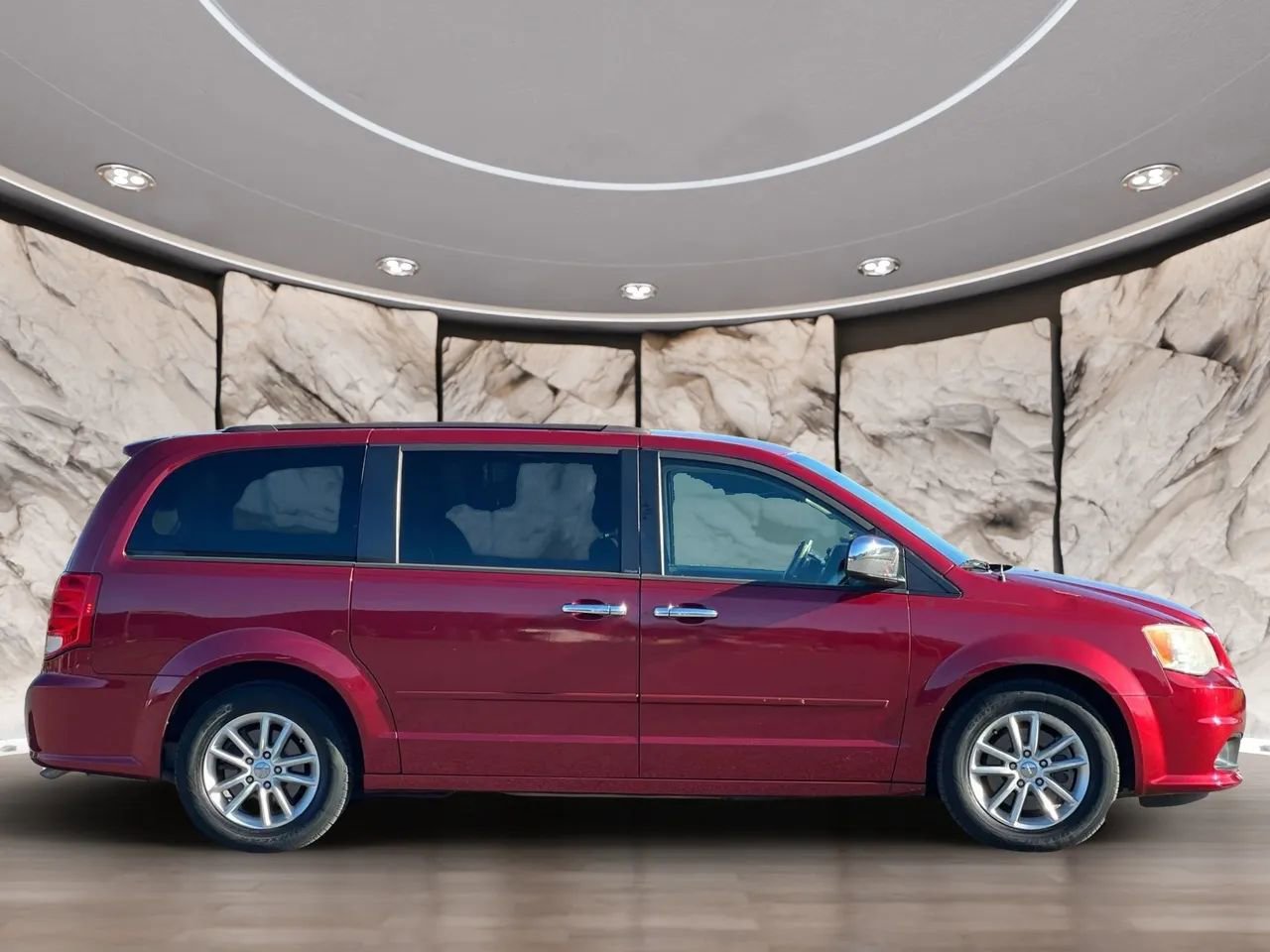 Used 2014 Dodge Grand Caravan SXT image 4