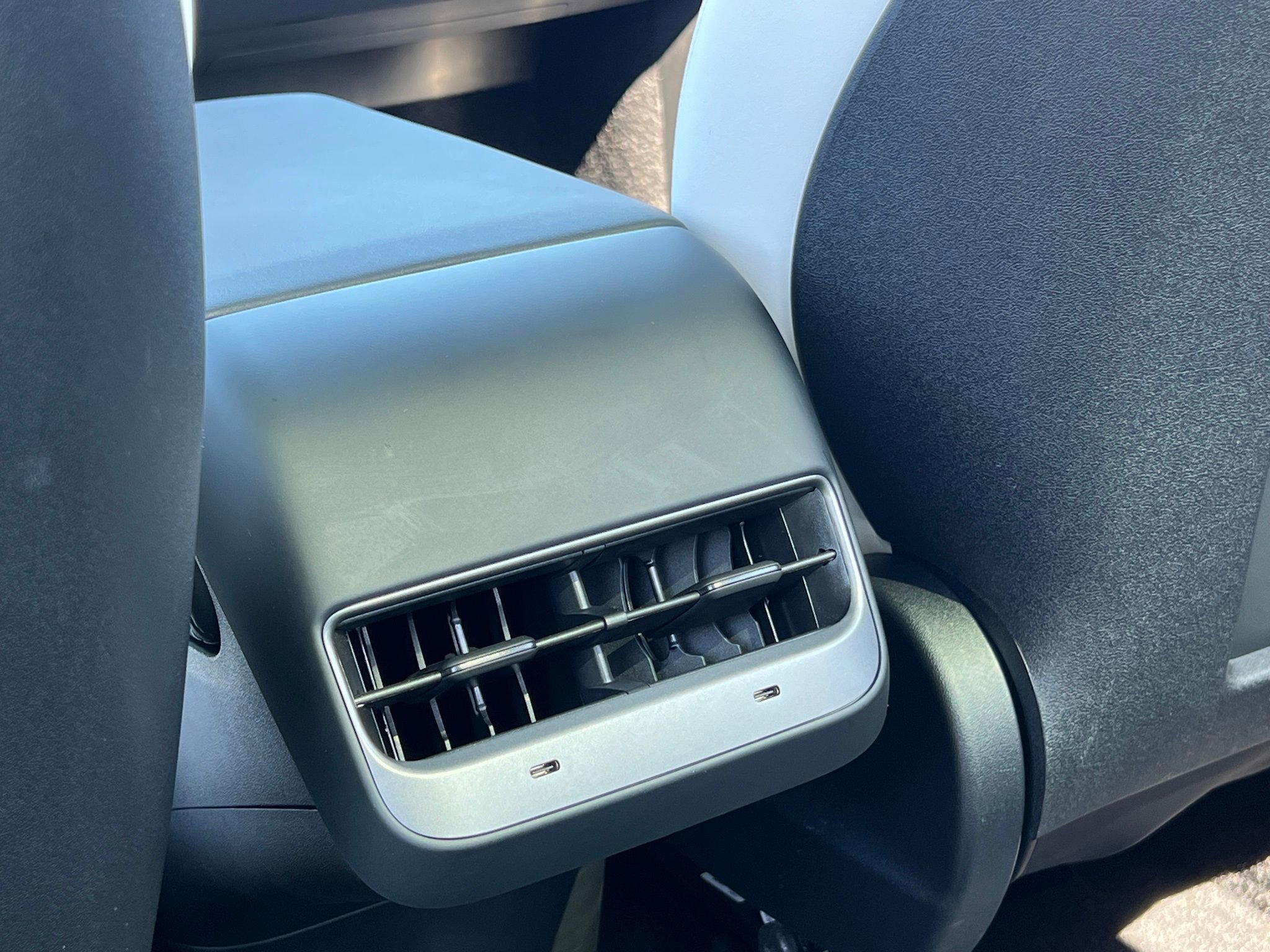 Used 2024 Tesla Model Y Performance image 18