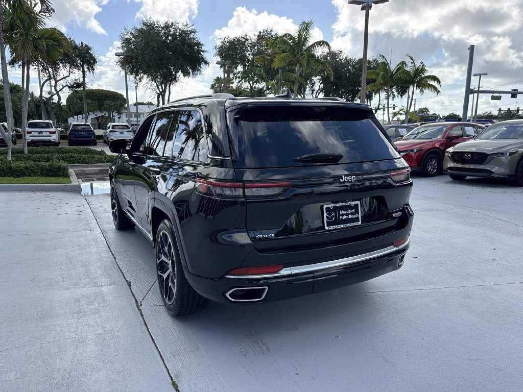 Used 2023 Jeep Grand Cherokee Summit AWD/4WD image 13