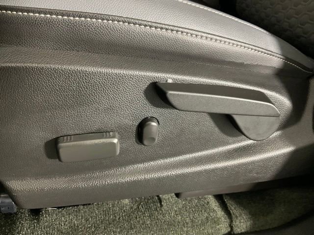 Used 2018 Chevrolet Colorado Z71 AWD/4WD image 28