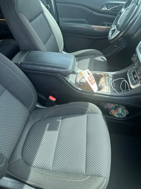 Used 2020 GMC Acadia SLE w/ Driver Convenience Package FWD image 4