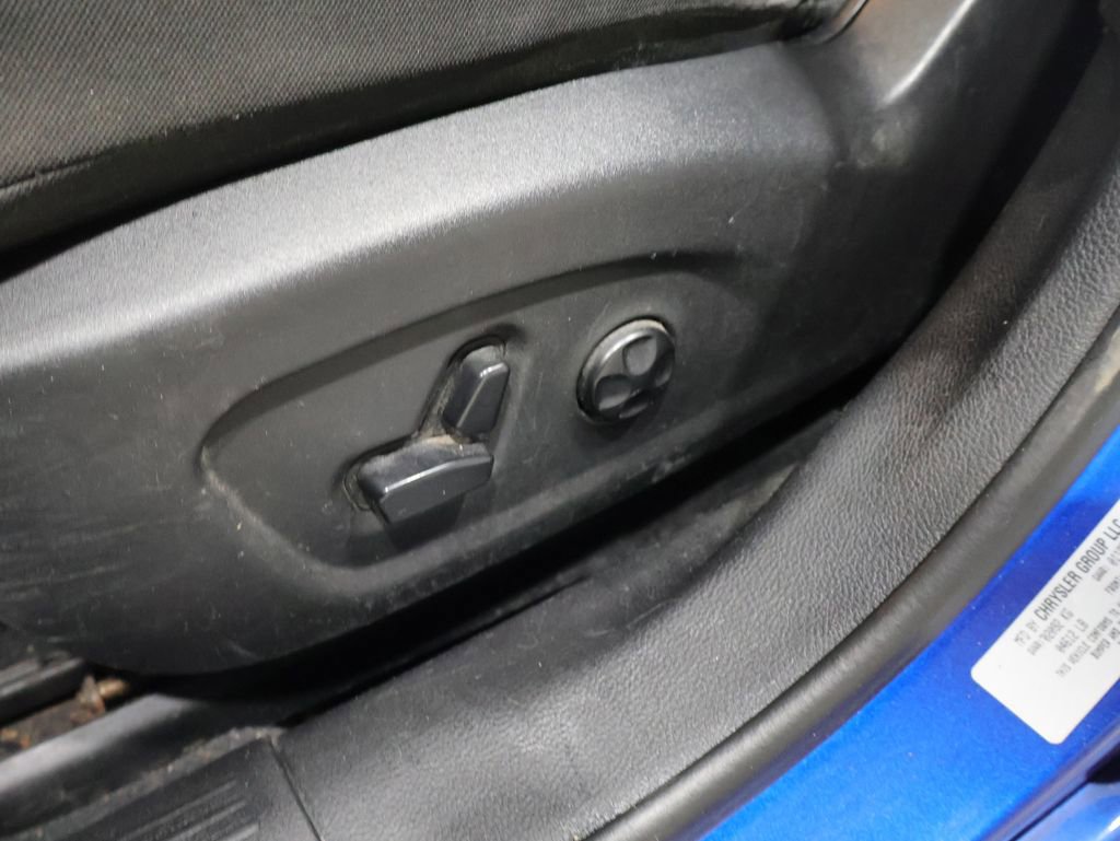 Used 2015 Chrysler 200 Limited w/ Convenience Group image 21