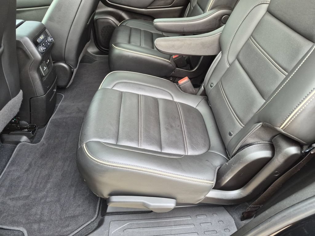 Used 2022 GMC Acadia Denali w/ Black Diamond Edition FWD image 25