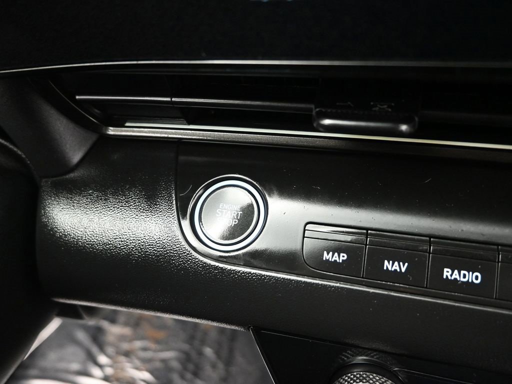 Used 2025 Hyundai Elantra N Base image 25