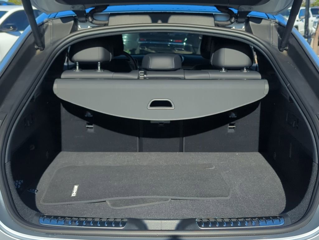 Used 2025 Mercedes-Benz GLC 300 4MATIC image 27