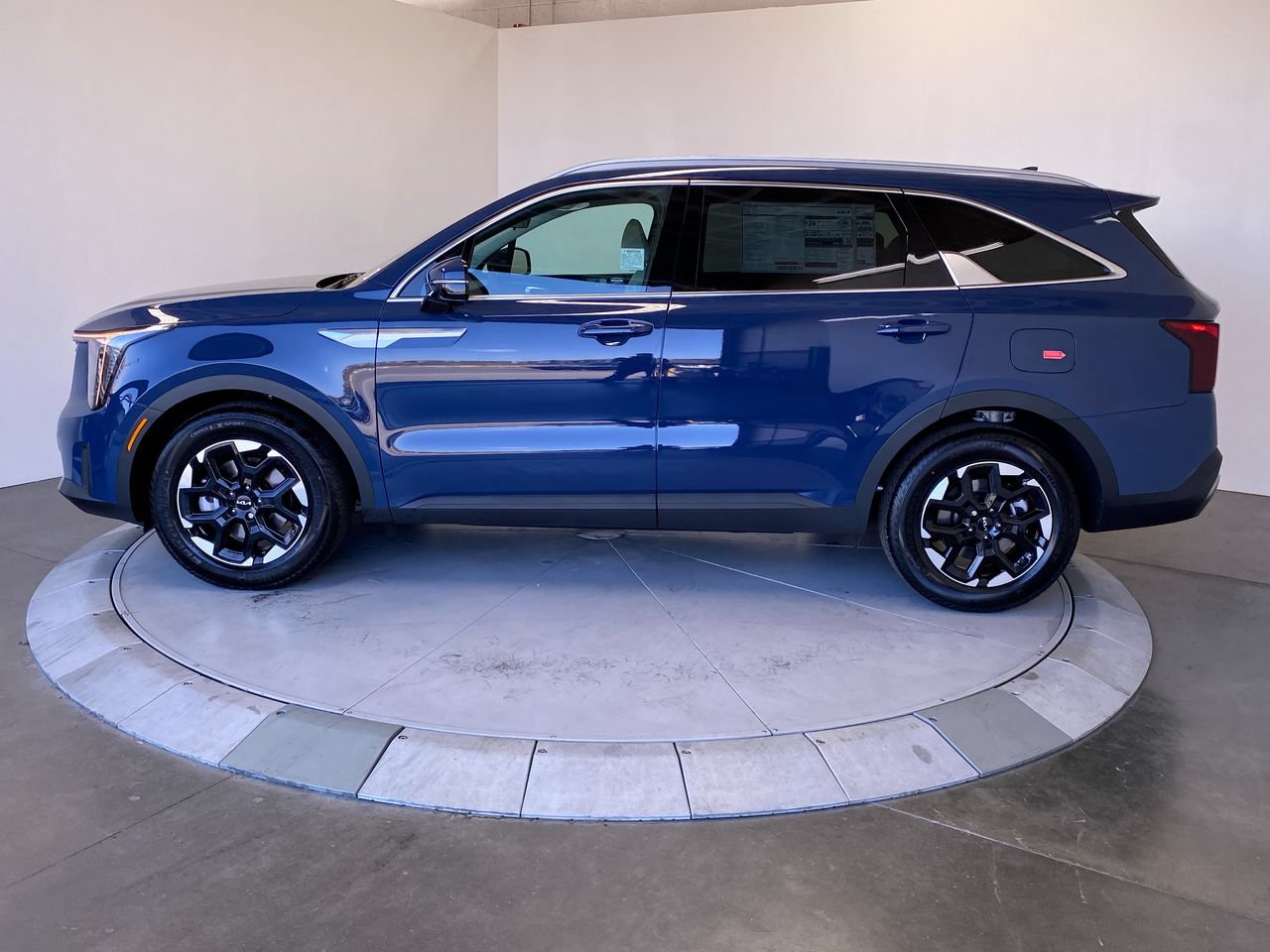 New 2026 Kia Sorento S FWD image 2
