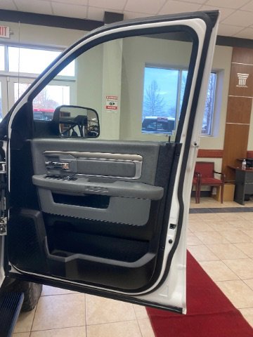 Used 2017 RAM 2500 SLT image 9