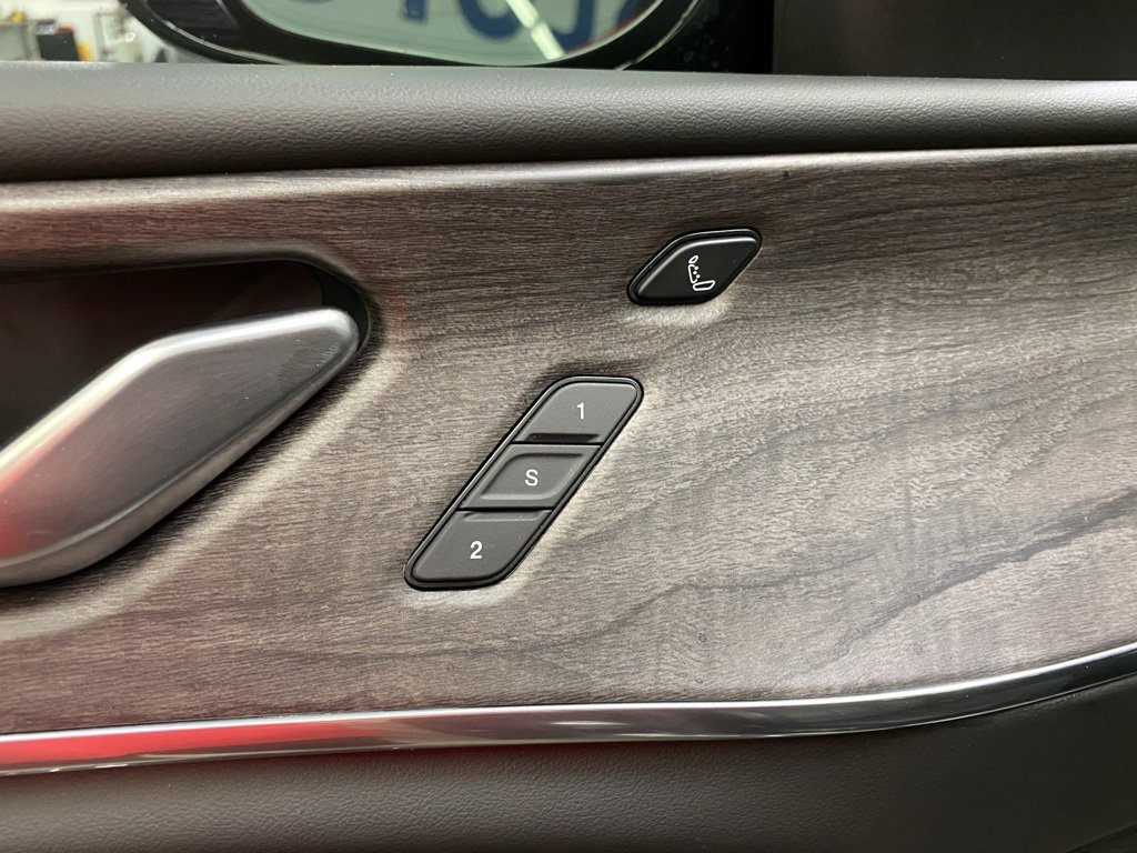 Used 2023 Jeep Grand Cherokee Overland w/ Luxury Tech Group IV image 26