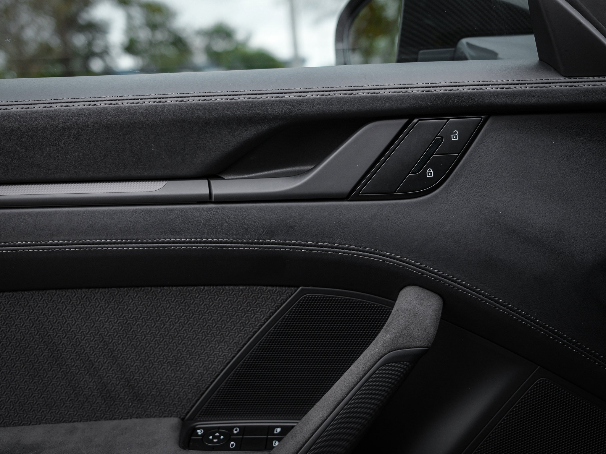 Used 2025 Porsche 911 Carrera 4 GTS image 18